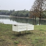 このポータブル折りたたみ式金属製キャンプ ラックは、頑丈な荷物ラックで、ICES ボックス クーラーに最適で、屋外でのピクニックや釣りに最適です。